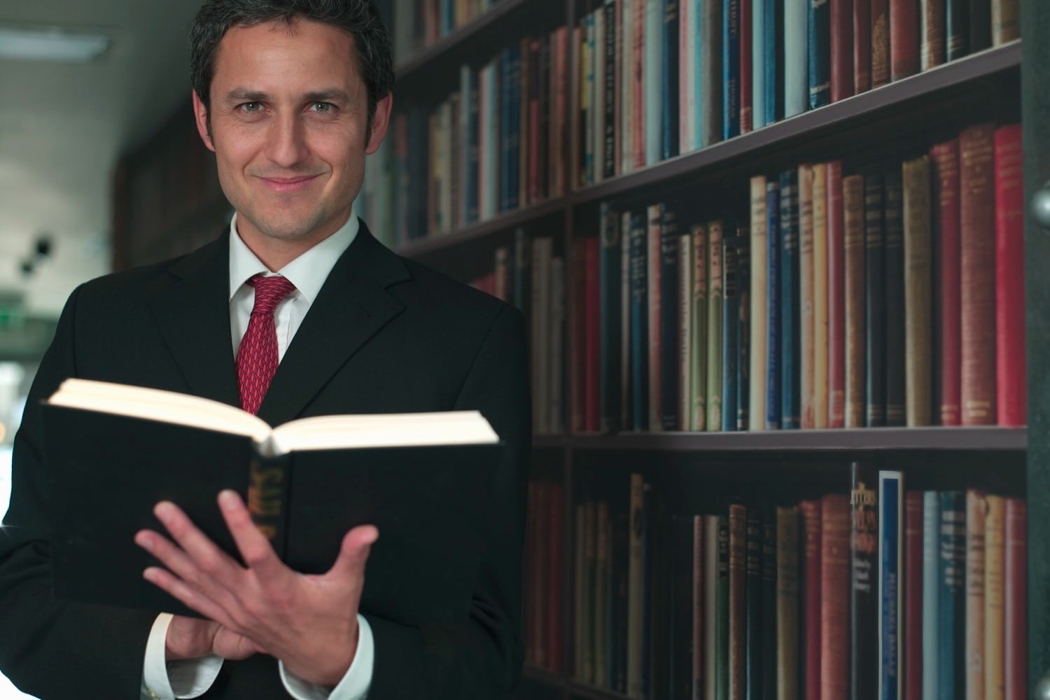 Seis razones por las que estudiar Derecho