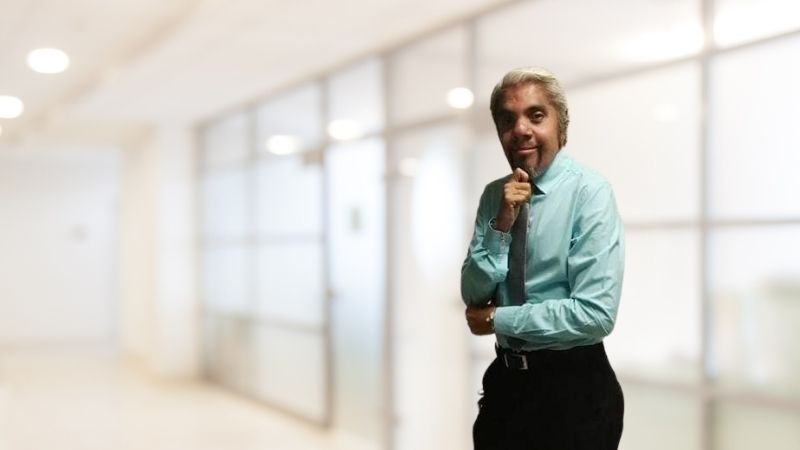 Gilberto Castro: "Estudiando la Licenciatura en Ciencias Políticas y Administración Pública me han brindado más proyectos"