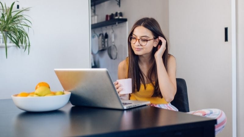 ¿Cómo estudiar en línea con éxito? 7 consejos clave