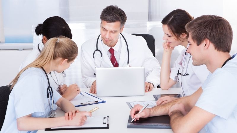 El organigrama de un hospital: claves y roles implicados. Jerarquía y ejemplos