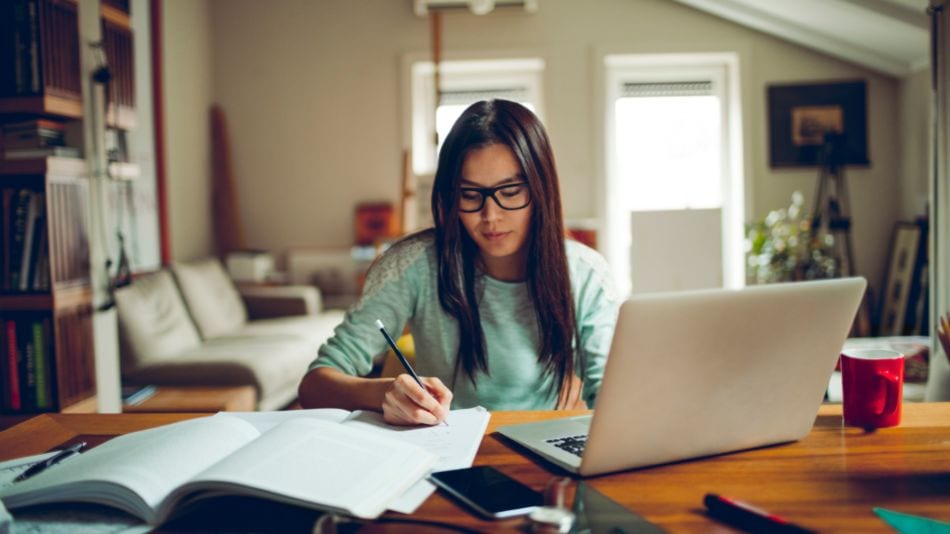 Cómo estudiar para un examen de la universidad
