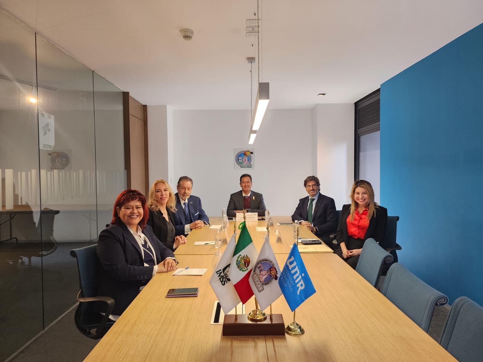 UNIR México firma un convenio con el SNTSS para ofrecer becas a sus afiliados y familiares