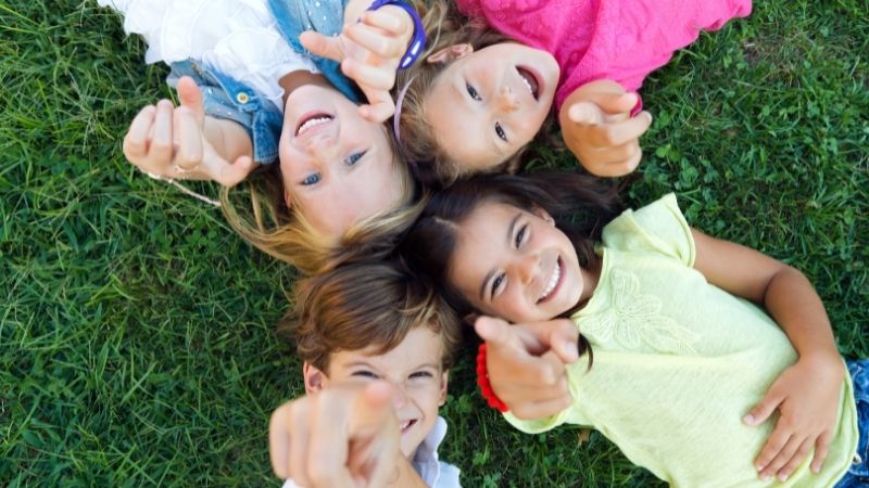 Niños jugando pedagogia